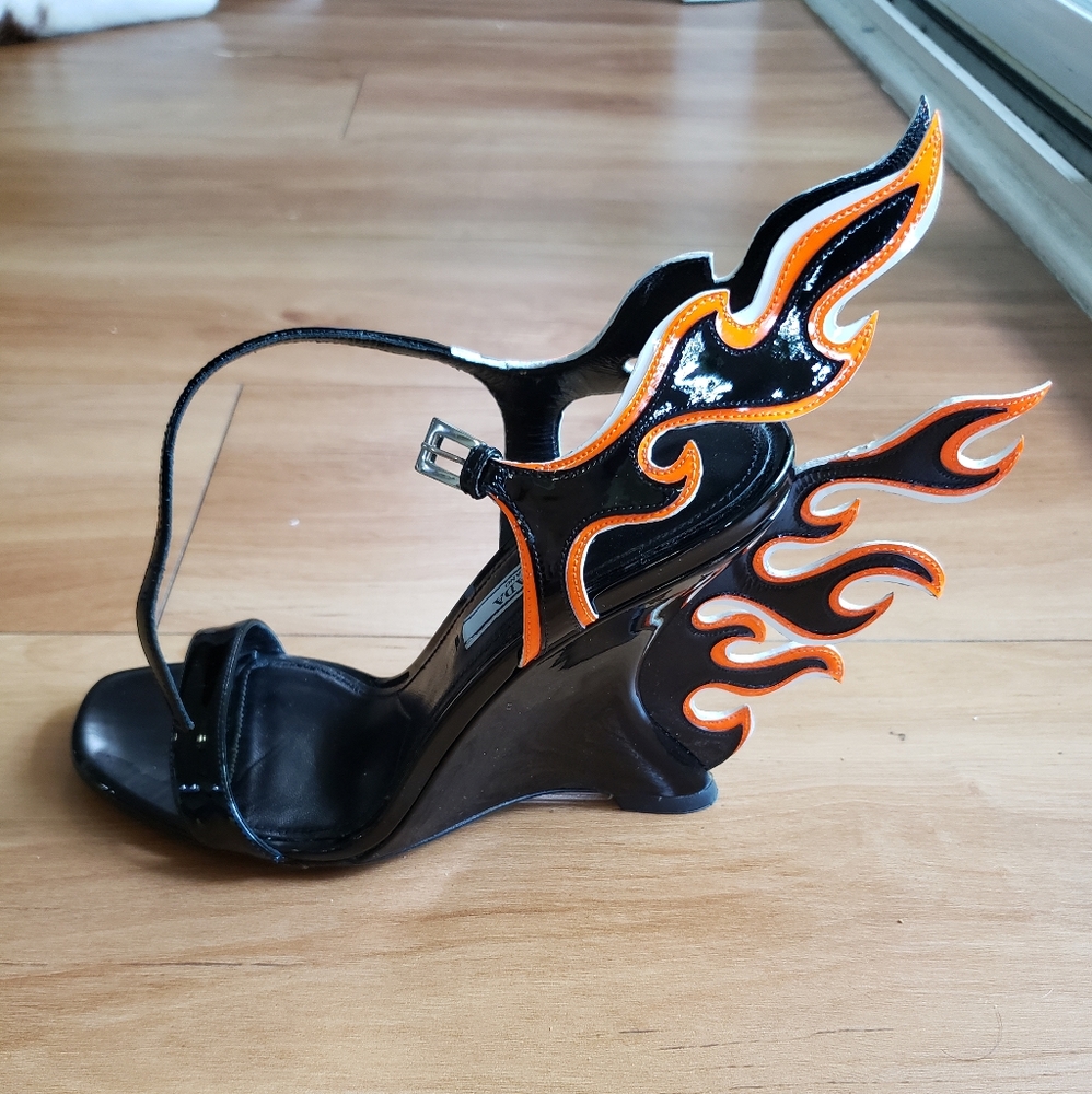 Prada patent leather black flame sandal wedge. ONE LEFT SHOE ONLY. Size 36